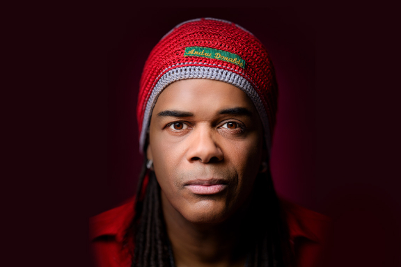 Andru Donalds &laquo;&Zcy;&ocy;&lcy;&ocy;&tcy;&ocy;&jcy; &gcy;&ocy;&lcy;&ocy;&scy; &Ecy;&ncy;&icy;&gcy;&mcy;&acy;&raquo;