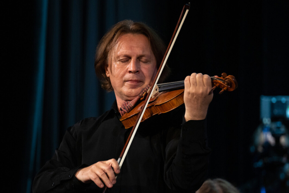 &Vcy;&iecy;&lcy;&icy;&kcy;&icy;&iecy; &rcy;&ocy;&mcy;&acy;&ncy;&tcy;&icy;&kcy;&icy;&period; &Acy;&lcy;&iecy;&kcy;&scy;&iecy;&jcy; &Kcy;&ocy;&shcy;&vcy;&acy;&ncy;&iecy;&tscy; &lpar;&scy;&kcy;&rcy;&icy;&pcy;&kcy;&acy;&rpar;&comma; &Kcy;&rcy;&acy;&scy;&ncy;&ocy;&yacy;&rcy;&scy;&kcy;&icy;&jcy; &kcy;&acy;&mcy;&iecy;&rcy;&ncy;&ycy;&jcy; &ocy;&rcy;&kcy;&iecy;&scy;&tcy;&rcy;