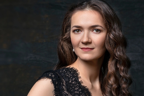 &Bcy;&acy;&khcy; &icy; &rcy;&ucy;&scy;&scy;&kcy;&icy;&iecy; &ocy;&rcy;&gcy;&acy;&ncy;&ncy;&ycy;&iecy; &fcy;&rcy;&iecy;&scy;&kcy;&icy;&period; &IEcy;&lcy;&iecy;&ncy;&acy; &Pcy;&rcy;&icy;&vcy;&acy;&lcy;&ocy;&vcy;&acy; &lpar;&ocy;&rcy;&gcy;&acy;&ncy;&comma; &Mcy;&ocy;&scy;&kcy;&vcy;&acy;&rpar;