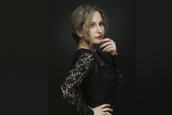 &laquo;&Ncy;&ocy;&vcy;&ycy;&jcy; &gcy;&ocy;&dcy; &vcy; &gcy;&ocy;&tcy;&icy;&chcy;&iecy;&scy;&kcy;&ocy;&mcy; &scy;&ocy;&bcy;&ocy;&rcy;&iecy;&raquo;&period; &IEcy;&kcy;&acy;&tcy;&iecy;&rcy;&icy;&ncy;&acy; &Rcy;&ucy;&scy;&acy;&kcy;&ocy;&vcy;&acy;-&Dcy;&acy;&ncy;&icy;&lcy;&ocy;&vcy;&acy; &lpar;&ocy;&rcy;&gcy;&acy;&ncy;&comma; &gcy;&period; &Ncy;&ocy;&vcy;&ocy;&scy;&icy;&bcy;&icy;&rcy;&scy;&kcy;&rpar;