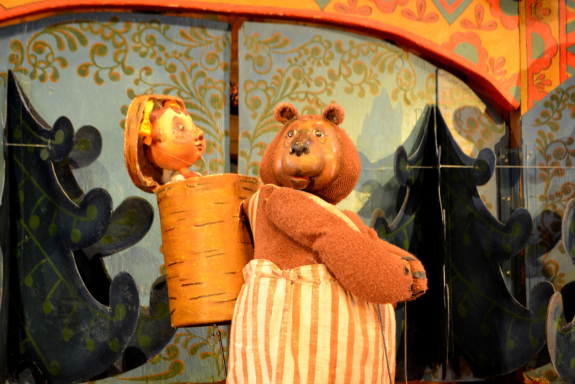 НИ+ Машенька и медведь