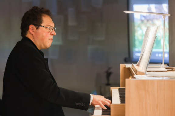 &Tcy;&vcy;&ocy;&rcy;&chcy;&iecy;&scy;&kcy;&icy;&jcy; &vcy;&iecy;&chcy;&iecy;&rcy; &laquo;&Ncy;&iecy;&vcy;&ocy;&zcy;&mcy;&ocy;&zhcy;&ncy;&acy;&yacy; &vcy;&scy;&tcy;&rcy;&iecy;&chcy;&acy;&raquo;