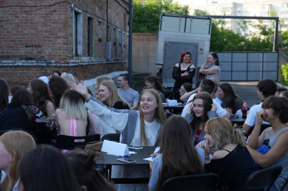 &Icy;&ncy;&tcy;&iecy;&rcy;&acy;&kcy;&tcy;&icy;&vcy;&ncy;&acy;&yacy; &lcy;&iecy;&kcy;&tscy;&icy;&yacy; &ncy;&acy; &tcy;&iecy;&mcy;&ucy; &kcy;&icy;&ncy;&ocy; &lpar;&dcy;&lcy;&yacy; &dcy;&iecy;&tcy;&iecy;&jcy; &icy; &pcy;&ocy;&dcy;&rcy;&ocy;&scy;&tcy;&kcy;&ocy;&vcy;&rpar;