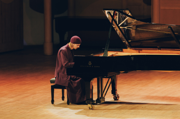 &Mcy;&ocy;&ncy;&acy;&khcy; &Acy;&vcy;&iecy;&lcy;&softcy;&period; &Vcy;&iecy;&chcy;&ncy;&acy;&yacy; &lcy;&yucy;&bcy;&ocy;&vcy;&softcy;