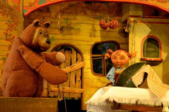 НИ+ Машенька и медведь