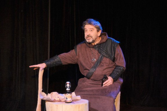 &Lcy;&ocy;&zhcy;&softcy;&excl; &Vcy; &rcy;&acy;&mcy;&kcy;&acy;&khcy; &vcy;&scy;&iecy;&rcy;&ocy;&scy;&scy;&icy;&jcy;&scy;&kcy;&ocy;&jcy; &acy;&kcy;&tscy;&icy;&icy; &laquo;&Tcy;&iecy;&acy;&tcy;&rcy;&acy;&lcy;&softcy;&ncy;&ycy;&jcy; &pcy;&ocy;&iecy;&zcy;&dcy;&raquo;