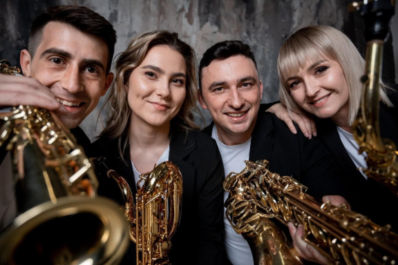 "Летние звуки саксофона" Красноярский квартет саксофонистов "Sax time"
