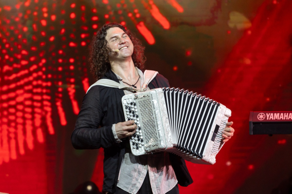 Александр Бардин