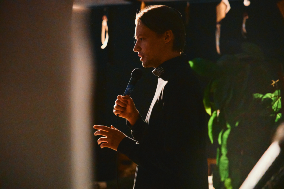 Закрытый микрофон в Тамбурине