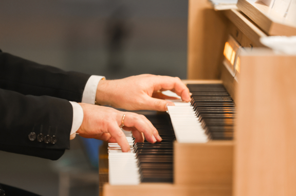 &Tcy;&vcy;&ocy;&rcy;&chcy;&iecy;&scy;&kcy;&icy;&jcy; &vcy;&iecy;&chcy;&iecy;&rcy; &laquo;&Vcy;&scy;&iecy;&lcy;&iecy;&ncy;&ncy;&acy;&yacy; &Bcy;&acy;&khcy;&acy;&raquo;