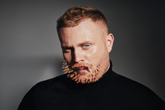 Евгений Чебатков. «На других берегах»