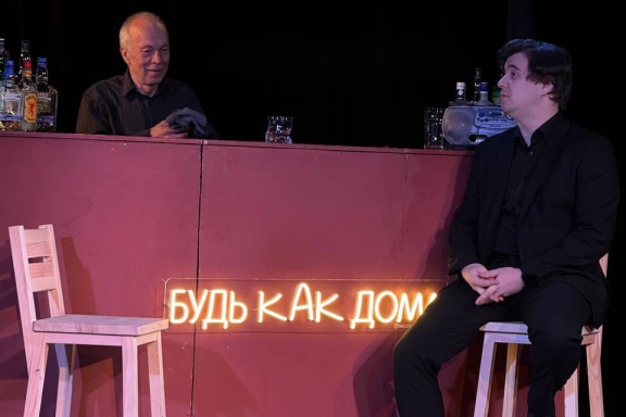 Мне чай и виски с колой!