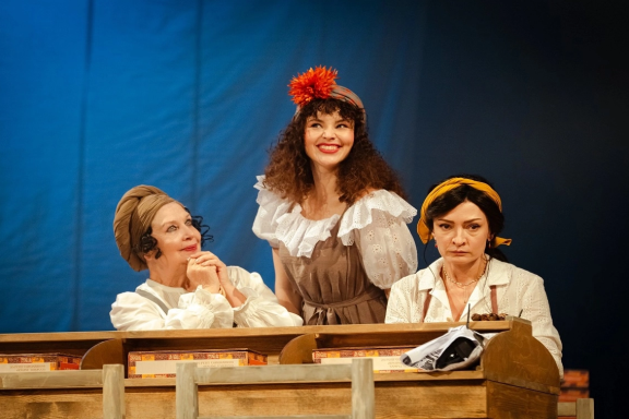 &Acy;&ncy;&ncy;&acy; &vcy; &tcy;&rcy;&ocy;&pcy;&icy;&kcy;&acy;&khcy;