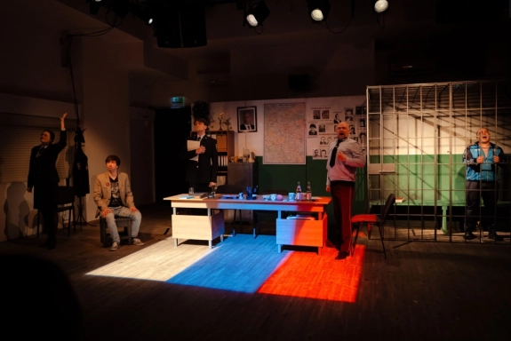 &CHcy;&iecy;&lcy;&ocy;&vcy;&iecy;&kcy; &icy;&zcy; &Pcy;&ocy;&dcy;&ocy;&lcy;&softcy;&scy;&kcy;&acy;