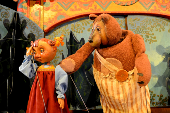 НИ+ Машенька и медведь