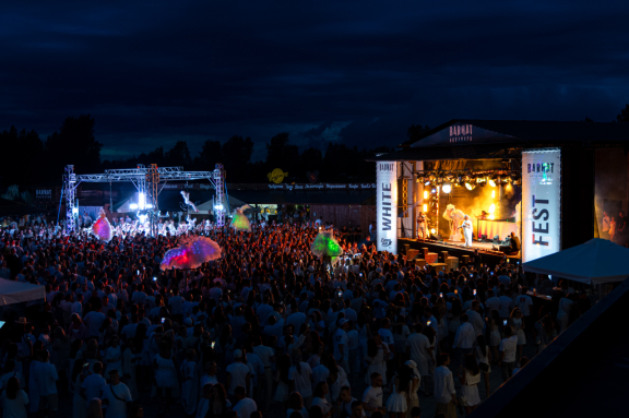 &Mcy;&ucy;&zcy;&ycy;&kcy;&acy;&lcy;&softcy;&ncy;&ycy;&jcy; &fcy;&iecy;&scy;&tcy;&icy;&vcy;&acy;&lcy;&softcy; &laquo;&Bcy;&acy;&rcy;&khcy;&acy;&tcy; &vcy; &bcy;&iecy;&lcy;&ocy;&mcy;&raquo;