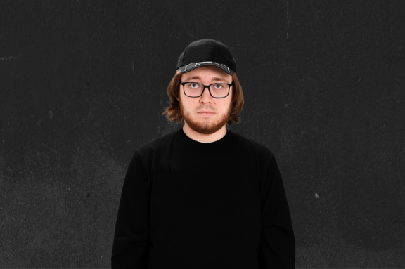 &Pcy;&lcy;&acy;&tcy;&ocy;&ncy; &Mcy;&acy;&mcy;&icy;&ncy; &icy; &iecy;&gcy;&ocy; &zcy;&vcy;&iecy;&zcy;&dcy;&ncy;&ycy;&jcy; &chcy;&acy;&scy;