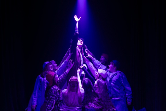 &Scy;&pcy;&iecy;&kcy;&tcy;&acy;&kcy;&lcy;&softcy; &laquo;&Fcy;&icy;&ocy;&lcy;&iecy;&tcy;&ocy;&vcy;&ocy;&iecy; &scy;&icy;&yacy;&ncy;&icy;&iecy;&raquo;