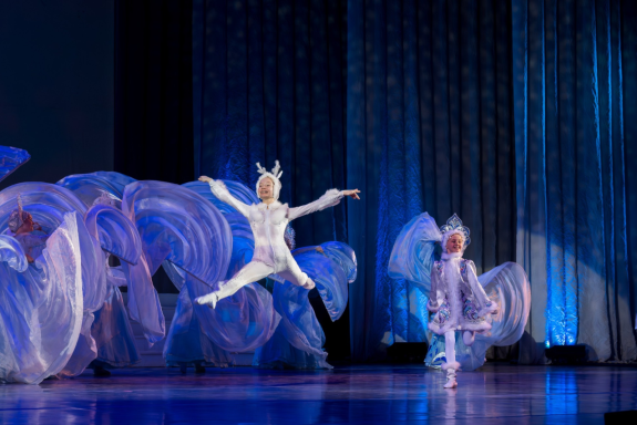 &Zcy;&icy;&mcy;&ncy;&yacy;&yacy; &scy;&kcy;&acy;&zcy;&kcy;&acy;&period; &Tcy;&iecy;&acy;&tcy;&rcy; &dcy;&iecy;&tcy;&scy;&kcy;&ocy;&gcy;&ocy; &tcy;&acy;&ncy;&tscy;&acy; &laquo;&Ocy;&rcy;&lcy;&iecy;&ncy;&ocy;&kcy;&raquo; &icy;&mcy;&period; &Vcy;&period;&Ncy;&period; &Gcy;&ucy;&dcy;&ocy;&vcy;&scy;&kcy;&ocy;&jcy;