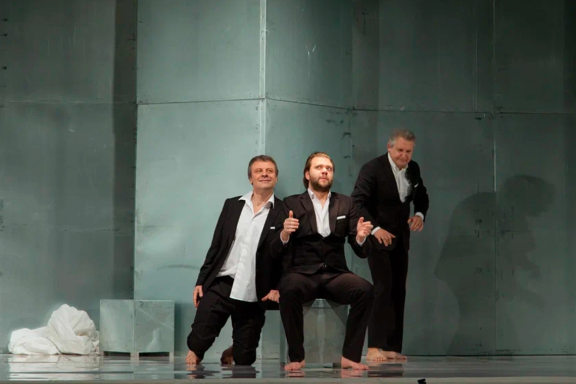 &CHcy;&iecy;&tcy;&vcy;&iecy;&rcy;&ocy; &vcy; &kcy;&ocy;&mcy;&ncy;&acy;&tcy;&iecy;&comma; &ncy;&iecy; &scy;&chcy;&icy;&tcy;&acy;&yacy; &ocy;&khcy;&rcy;&acy;&ncy;&ncy;&icy;&kcy;&acy;