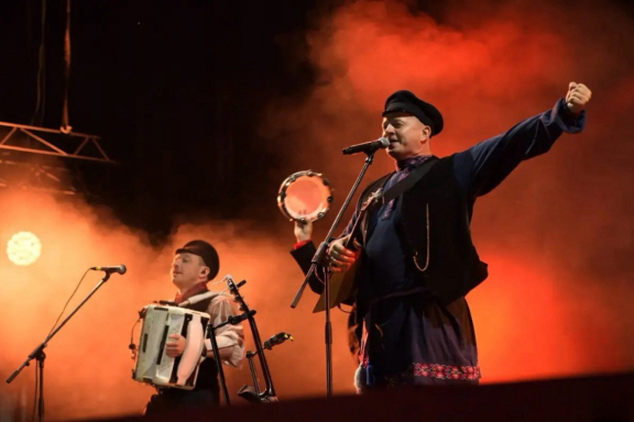 Люди дорогие. Михаил Кириллов, Музыкальная народная дружина, Красноярский филармонический русский оркестр им. А.Ю. Бардина