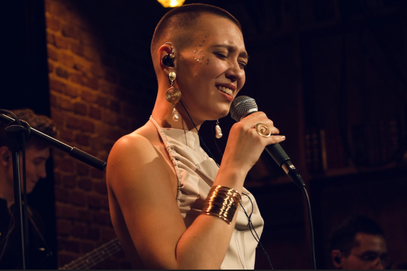 &Dcy;&iecy;&rcy;&zhcy;&icy; &pcy;&yacy;&tcy;&softcy; &scy; &Acy;&ncy;&acy;&scy;&tcy;&acy;&scy;&icy;&iecy;&jcy; &Rcy;&ocy;&dcy;&ncy;&ocy;&jcy;