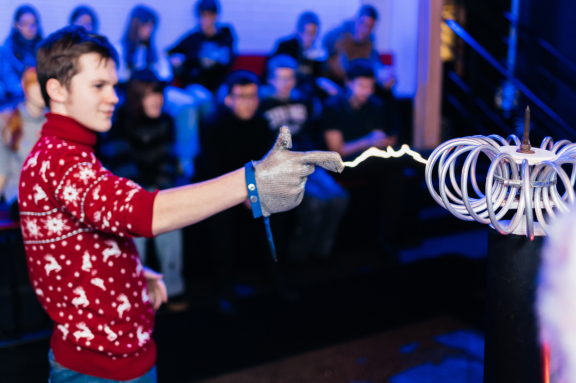 Эксперимент-шоу «Электро» + Две выставки!